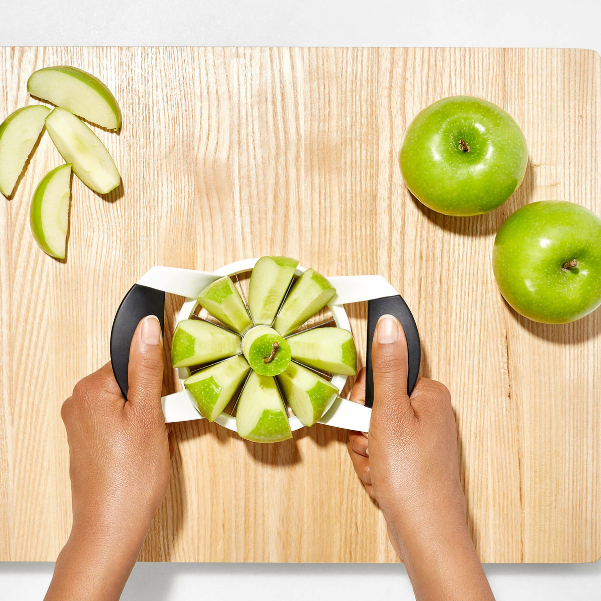 apple-divider-j5 gg_32681_4b_1_.jpg