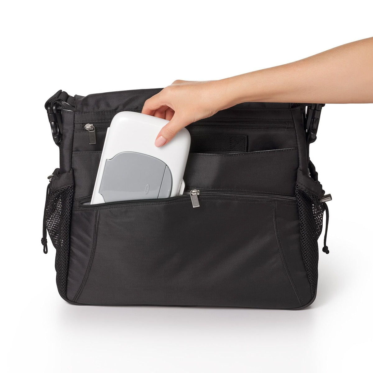 on-the-go-wipes-dispenser-gray-i6 tot_63101700_4b_-_rgb.jpg