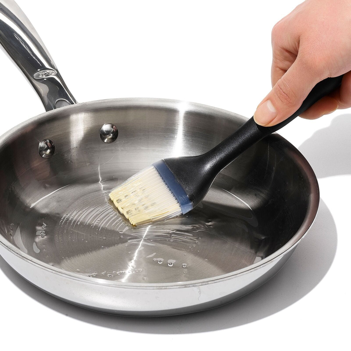 oxo-good-grips-silicone-pastry-brush-c1 1071062v1_detailed_product_view_2.jpeg