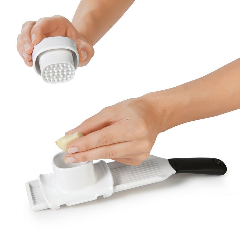 oxo-good-grips-garlic-slicer-u8 111786003.jpg