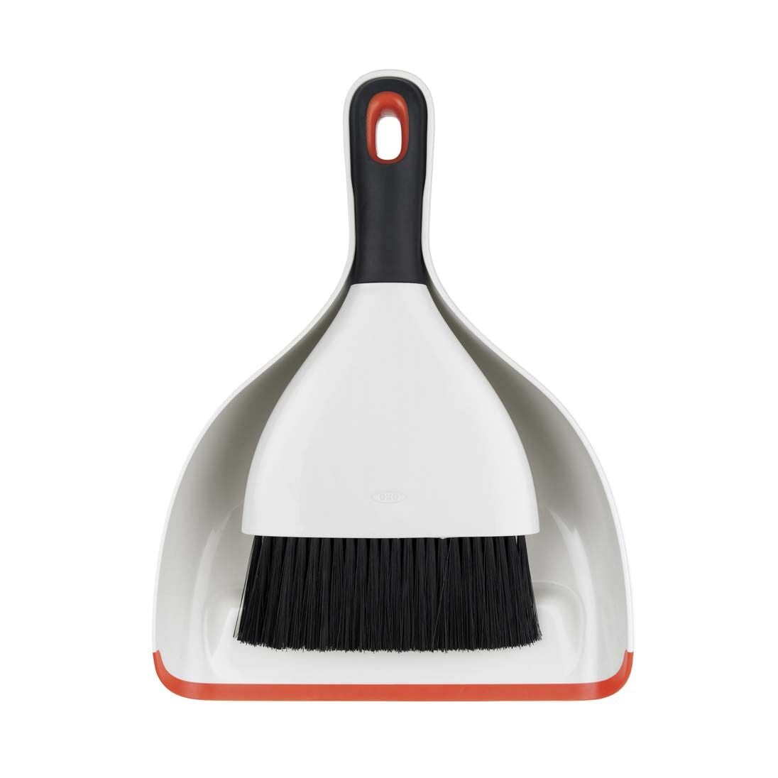 dustpan-and-brush-set-e8 1334480.jpg
