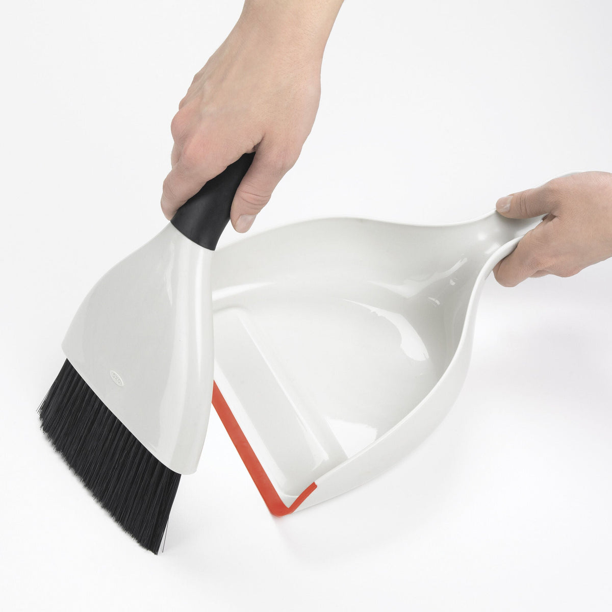 dustpan-and-brush-set-e8 1334480_2_dustpan_brush_set.jpg