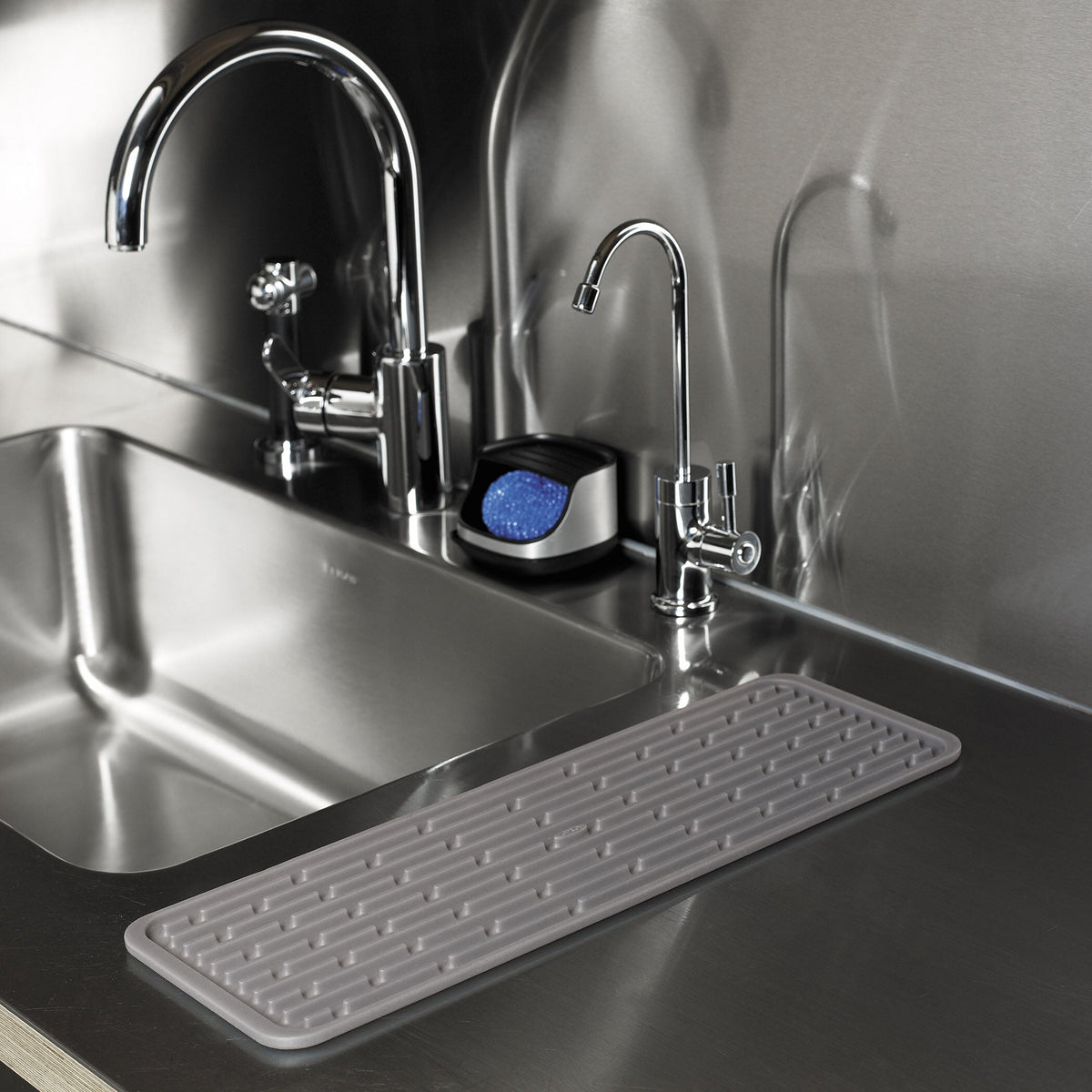silicone-wine-glass-drying-mat-u7 1372100_6_silicone_wine_glass_drying_mat.jpg
