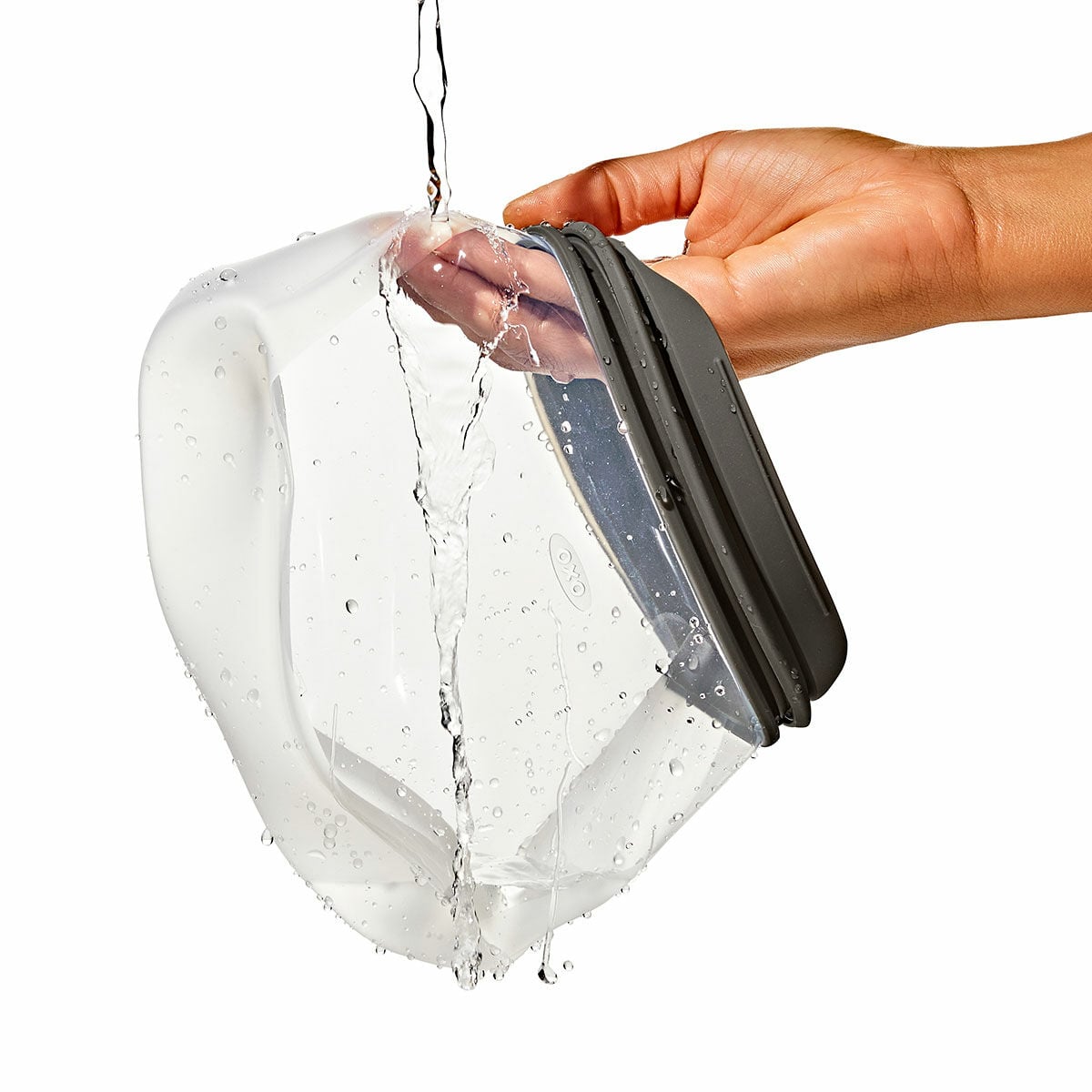 outdoor-silicone-reusable-stand-up-bag-quart-32-oz-z9 9112900_silicone_stand-up_quart_32oz_08.jpg