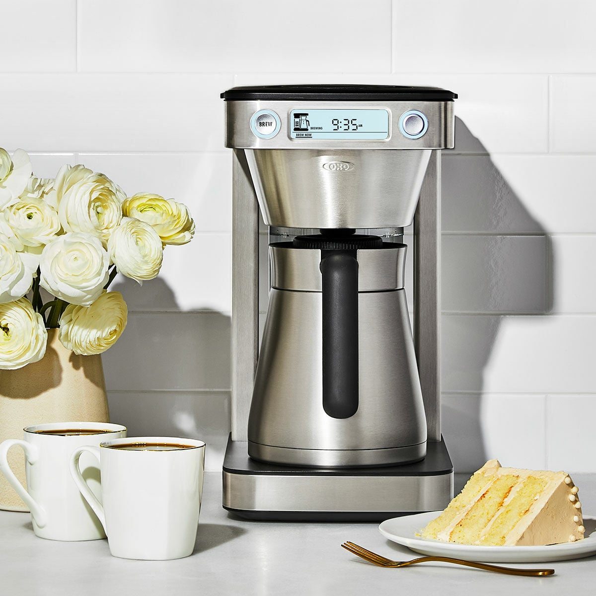 12-cup-coffee-maker-with-podless-single-serve-function-j3 brew_8721200v1_12cupcoffeemaker_37.jpg