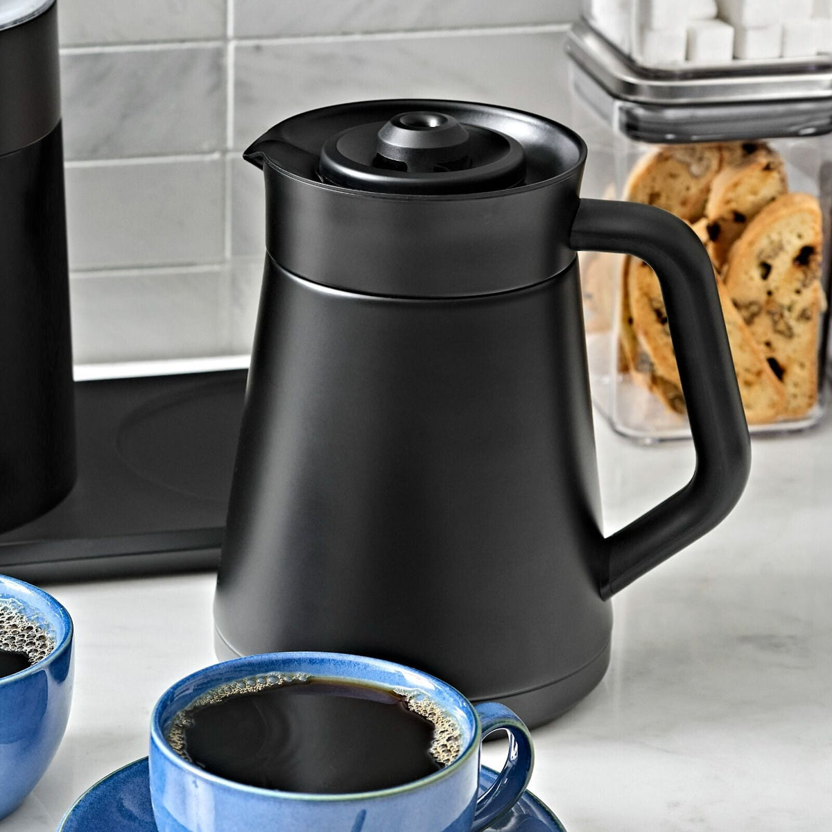 replacement-carafe-for-9-cup-coffee-maker-matte-black-u5 brew_8725100_9-cup-coffee-maker-black-carafe_pdp_02_1_.jpeg