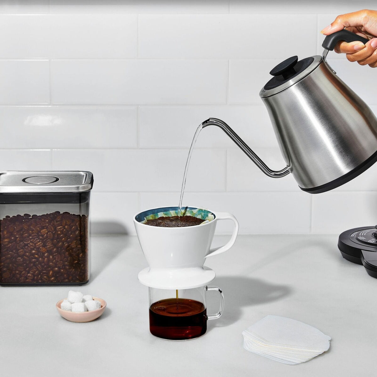 adjustable-temperature-pour-over-kettle-r6 brew_adjustabletemperaturekettle_8717100v2_06.jpg