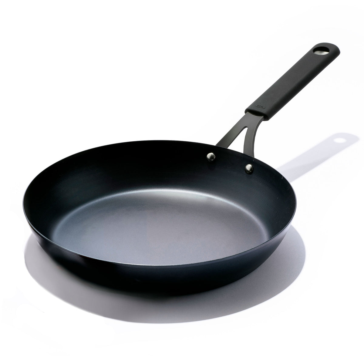 oxo-carbon-steel-obsidian-series-12-inch-frypan-with-silicone-sleeve-e6 cc005101-001-1.jpg