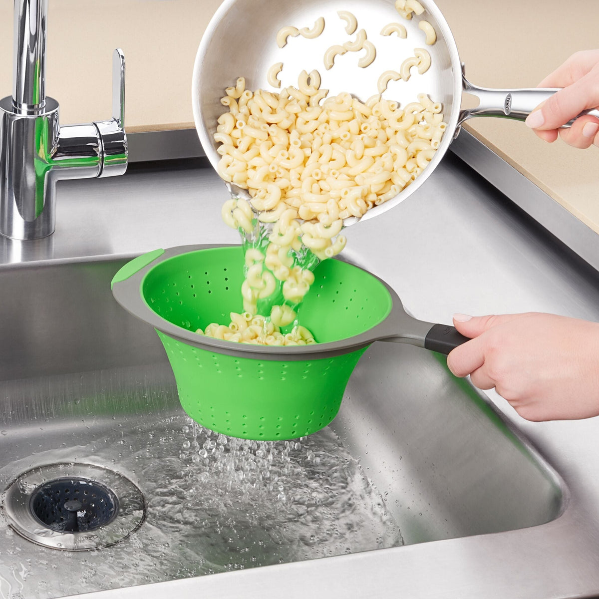silicone-collapsible-strainer-2-0-qt-p0 gg_11208300_4.jpg