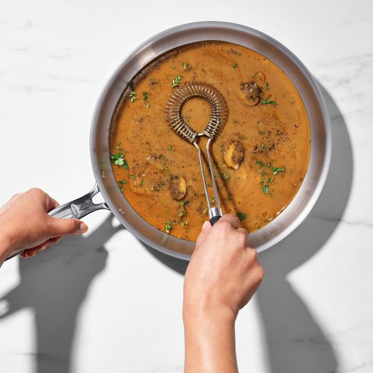 sauce-and-gravy-whisk-o6 gg_11278500_4b_1_.jpg