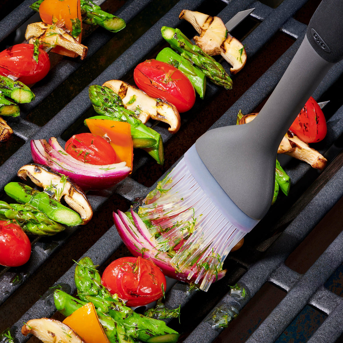 grilling-basting-brush-k1 gg_11309300_052020_10_rgb_1_.jpg