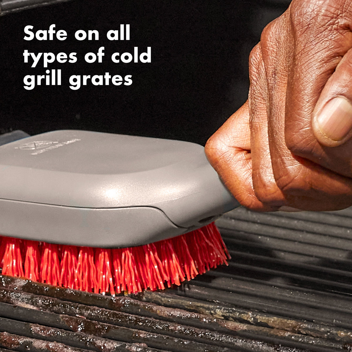oxo-good-grips-nylon-grill-brush-for-cold-cleaning-g5 gg_11329400_8a.jpg