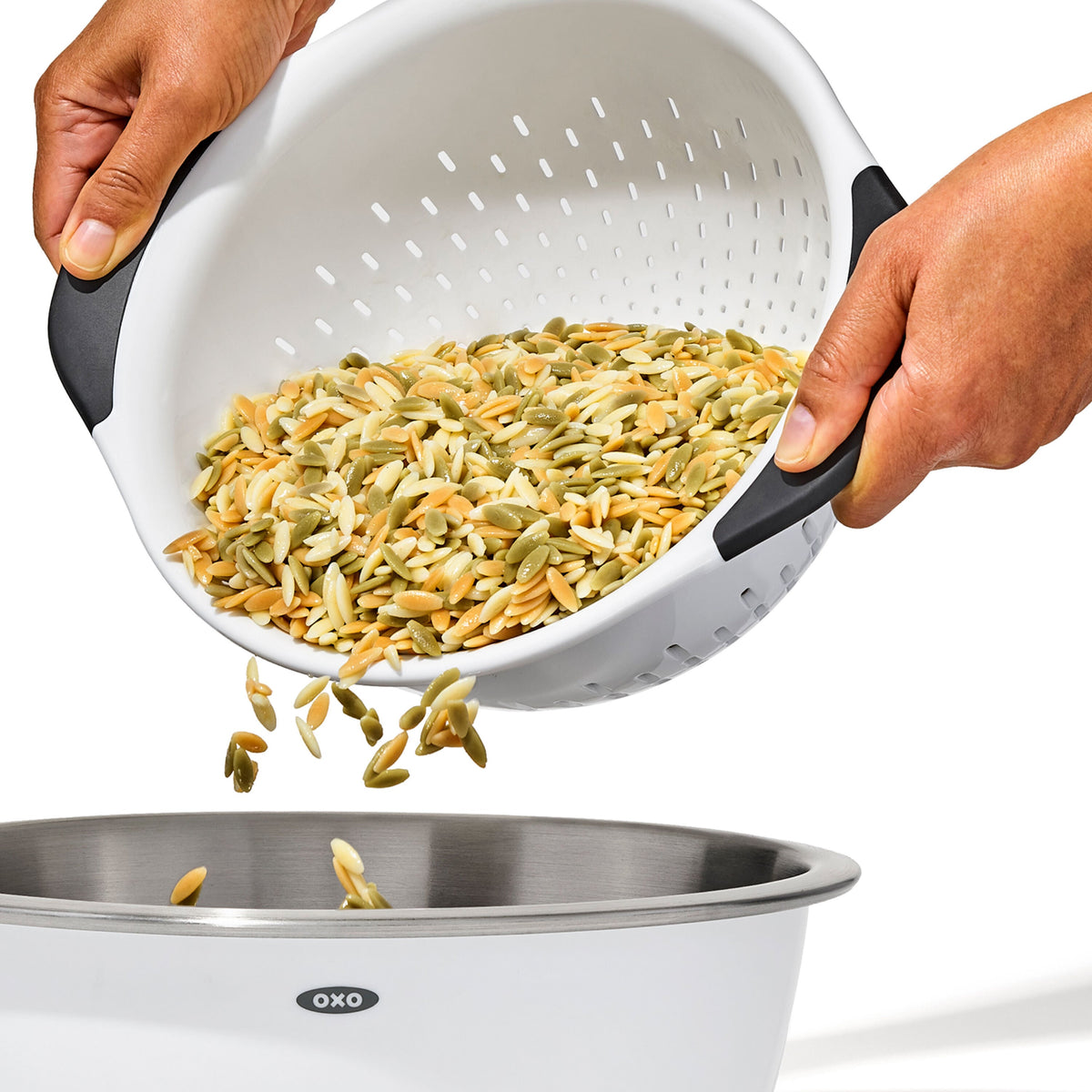 plastic-colander-p0 gg_11331000_plasticcolander3qt_pdp_02.jpg