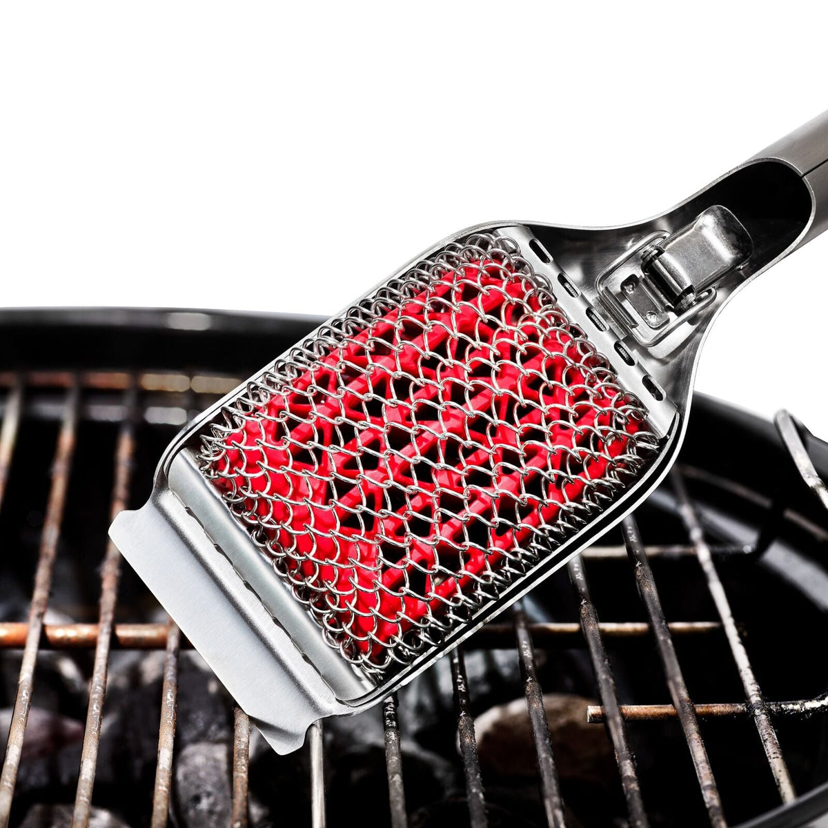 coiled-grill-brush-with-replaceable-head-s4 gg_11356300_coiledgrillbrush_pdp_04.jpg