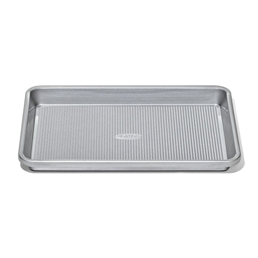 non-stick-pro-clear-coated-quarter-sheet-pan-p9 gg_11434900_quarter-sheet-pan_apdp_00_main.jpeg