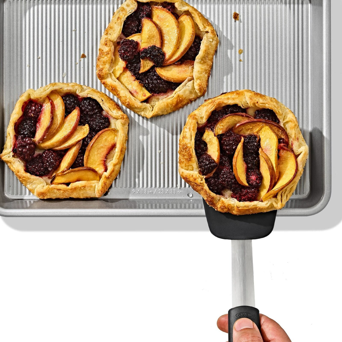 non-stick-pro-clear-coated-quarter-sheet-pan-p9 gg_11434900_quarter-sheet-pan_pdp_02.jpeg