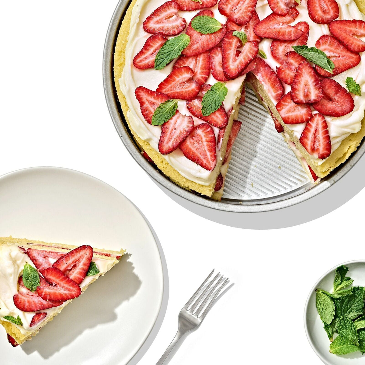non-stick-pro-clear-coated-9in-round-cake-pan-v1 gg_11435100_9in-round-cake-pan_pdp_01.jpeg