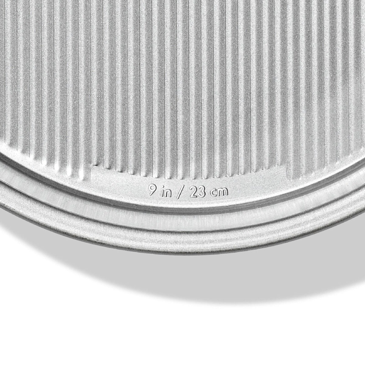 non-stick-pro-clear-coated-9in-round-cake-pan-v1 gg_11435100_9in-round-cake-pan_pdp_04.jpeg