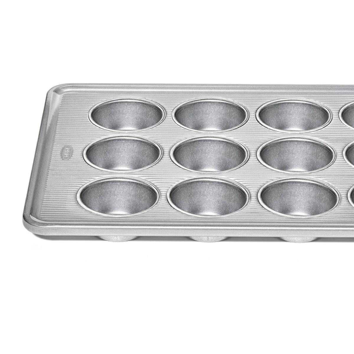 non-stick-pro-clear-coated-12-cup-muffin-pan-x5 gg_11435600_12-cup-muffin-pan_pdp_04.jpeg