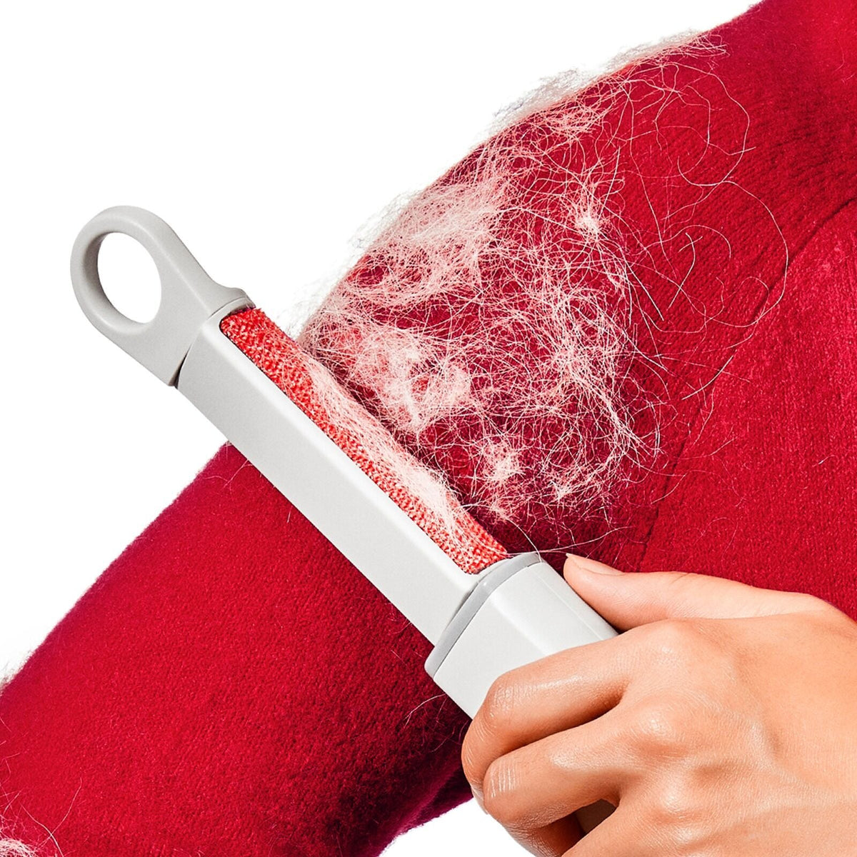 reusable-lint-roller-y8 gg_12331200_otglintbrush_pdp_02_1_.jpg