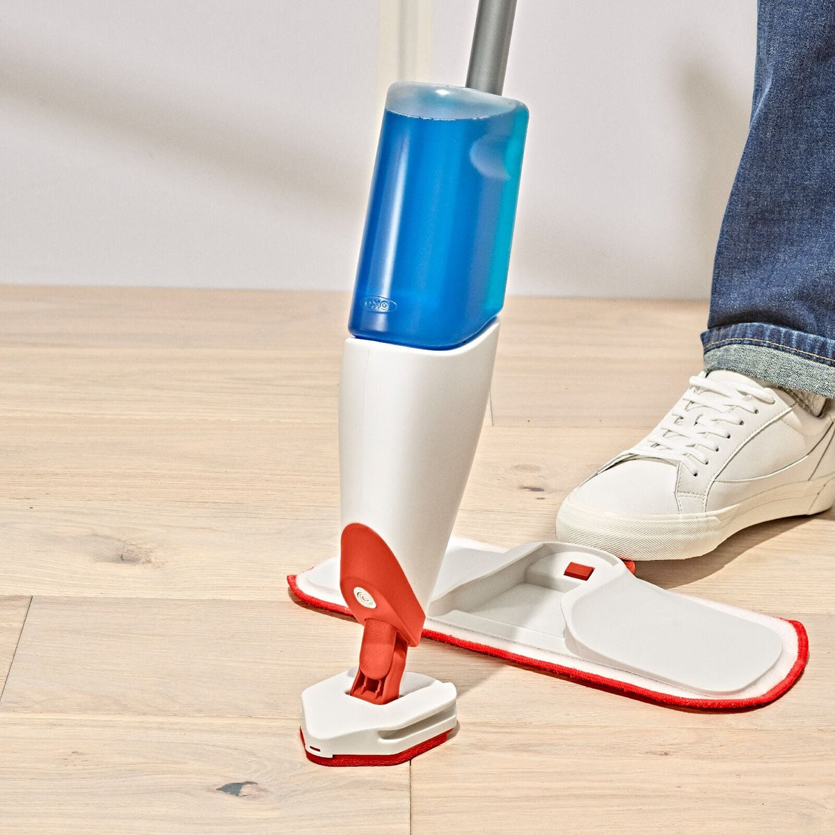 microfiber-spray-mop-m3 gg_12422900_spray-mop_pdp_05.jpeg