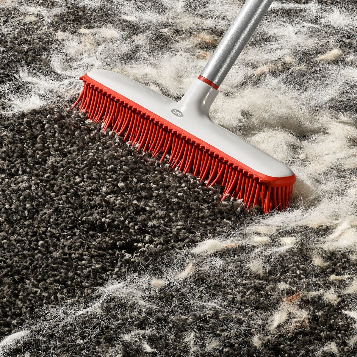 oxo-good-grips-fur-broom-j7 gg_12423000_fur-broom-compact_pdp_02.jpeg