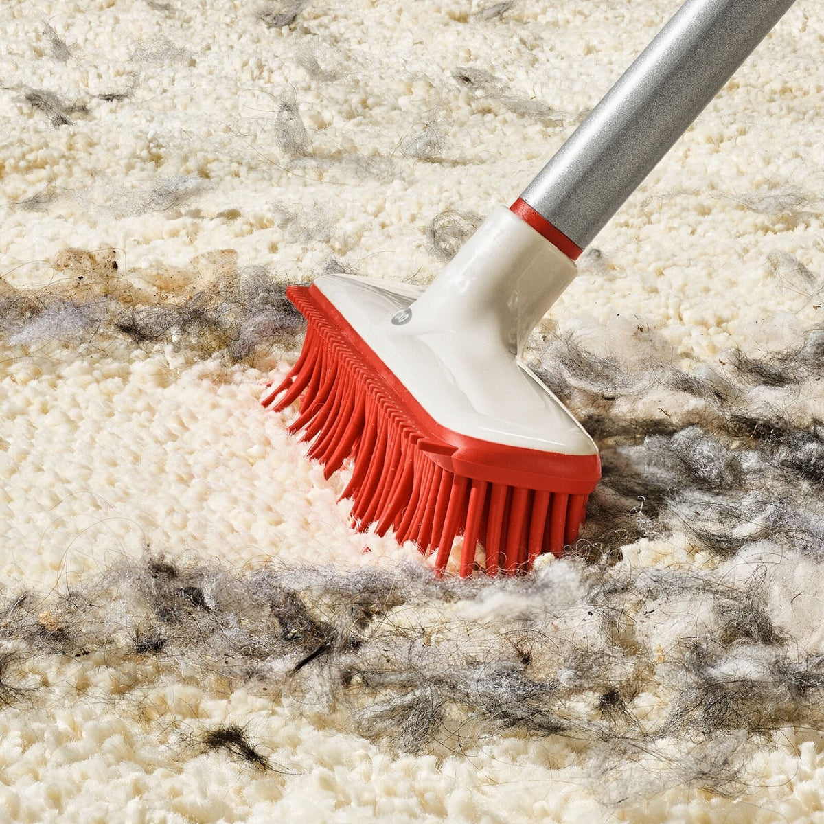 oxo-good-grips-fur-broom-j7 gg_12423000_fur-broom-compact_pdp_05.jpeg