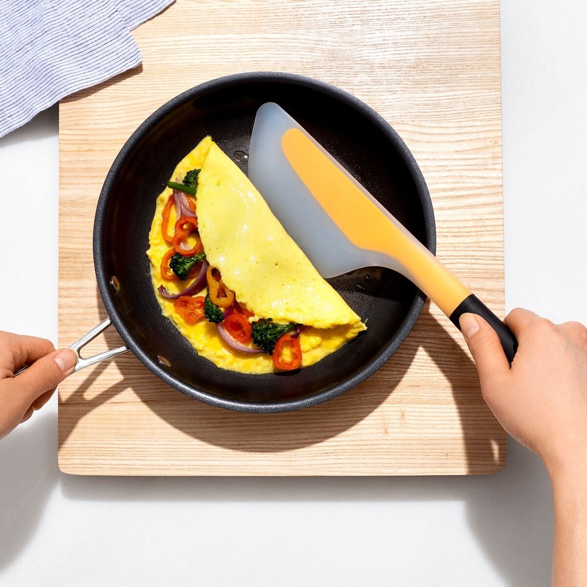 flip-and-fold-omelet-turner-n5 gg_1255680_4.jpg
