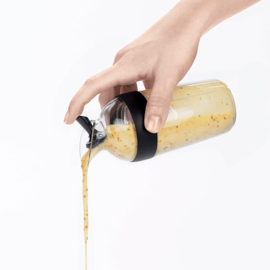 little-salad-dressing-shaker-j6 gg_1268980_3_1_.jpg