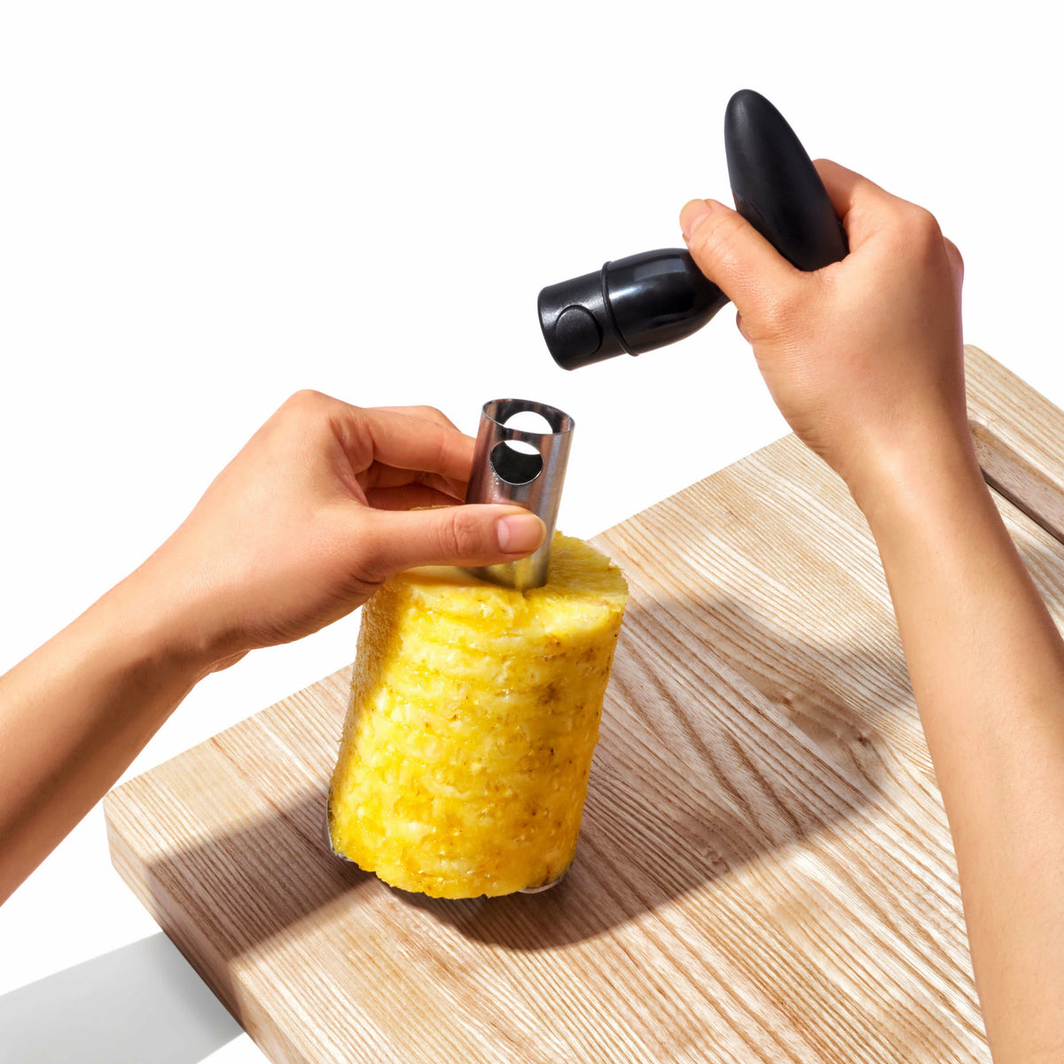 stainless-steel-pineapple-slicer-q6 gg_3108300_4d_1_.jpg