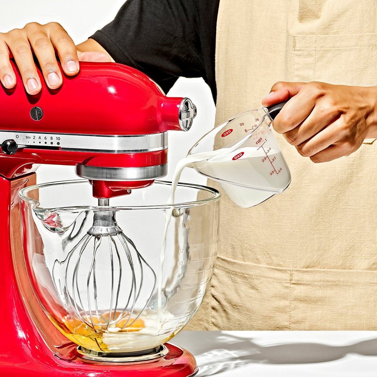 1-cup-angled-measuring-cup-i2 gg_70881v6_1cupangledmeasuringcup_02.jpg