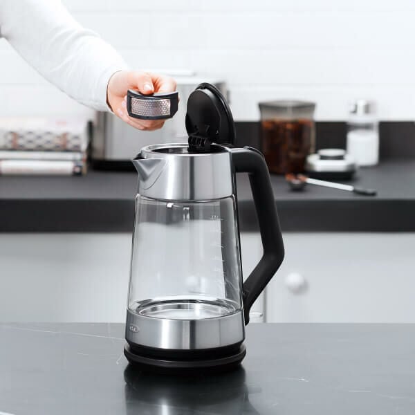 cordless-glass-electric-kettle-k4 lifestyle4.jpg