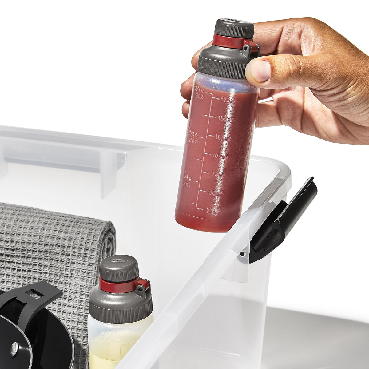 oxo-outdoor-leakproof-squeeze-bottle-set-d5 od_9109200_071921_91_rgb.jpg