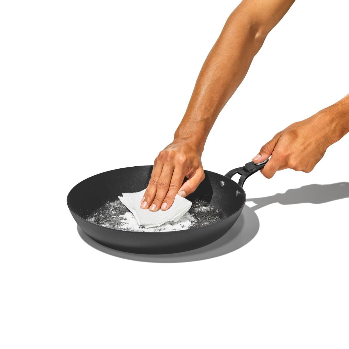 carbon-steel-with-removable-handle-10in-pan-c9 od__2059640001__10incarbonsteelpan_79_p_04_rgb.jpg