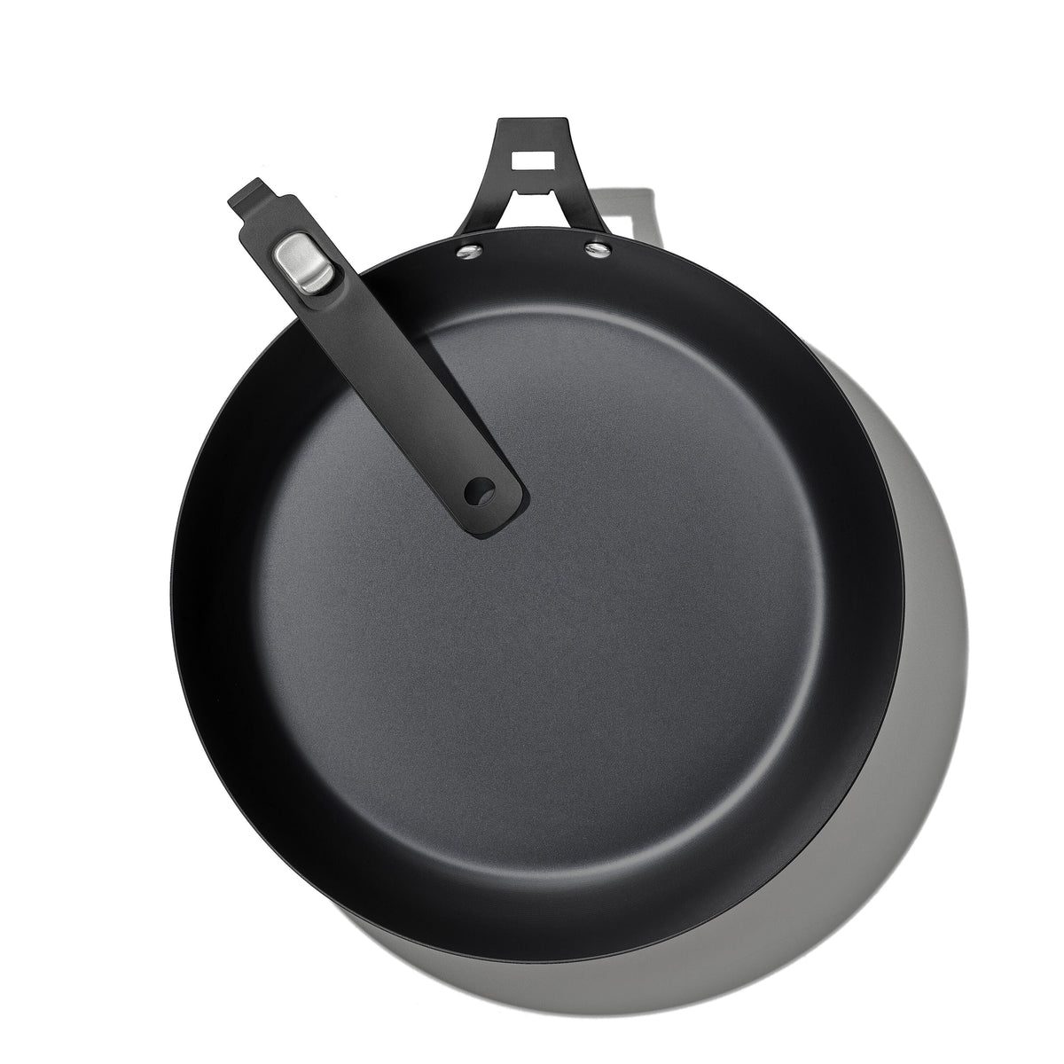 outdoor-12-inch-carbon-steel-pan-with-removable-handle-l6 od__2059650001_12incarbonsteelpan_59_rgb.jpg