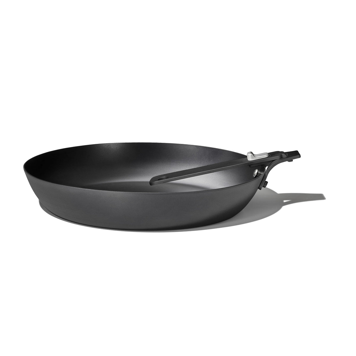 outdoor-12-inch-carbon-steel-pan-with-removable-handle-l6 od__2059650001_12incarbonsteelpan_60_rgb.jpg