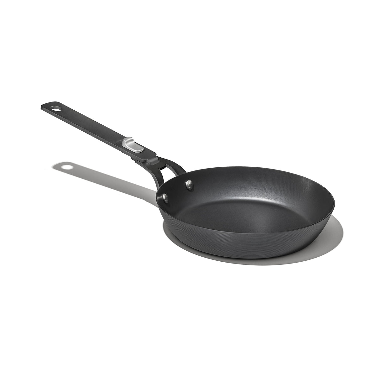 carbon-steel-with-removable-handle-8in-pan-f0 od__2059660001__8incarbonsteelpan_78_rgb.jpg