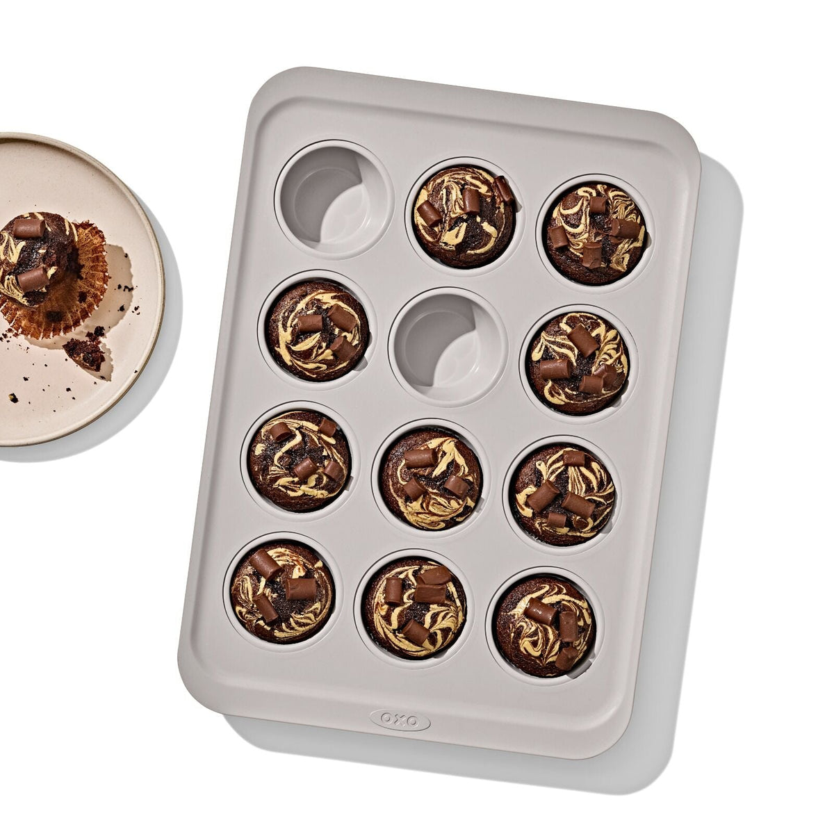non-stick-pro-ceramic-coated-metal-bakeware-12-cup-muffin-pan-storm-blue-h5 oxo_12-cup-muffin-pan_pdp_01.jpg