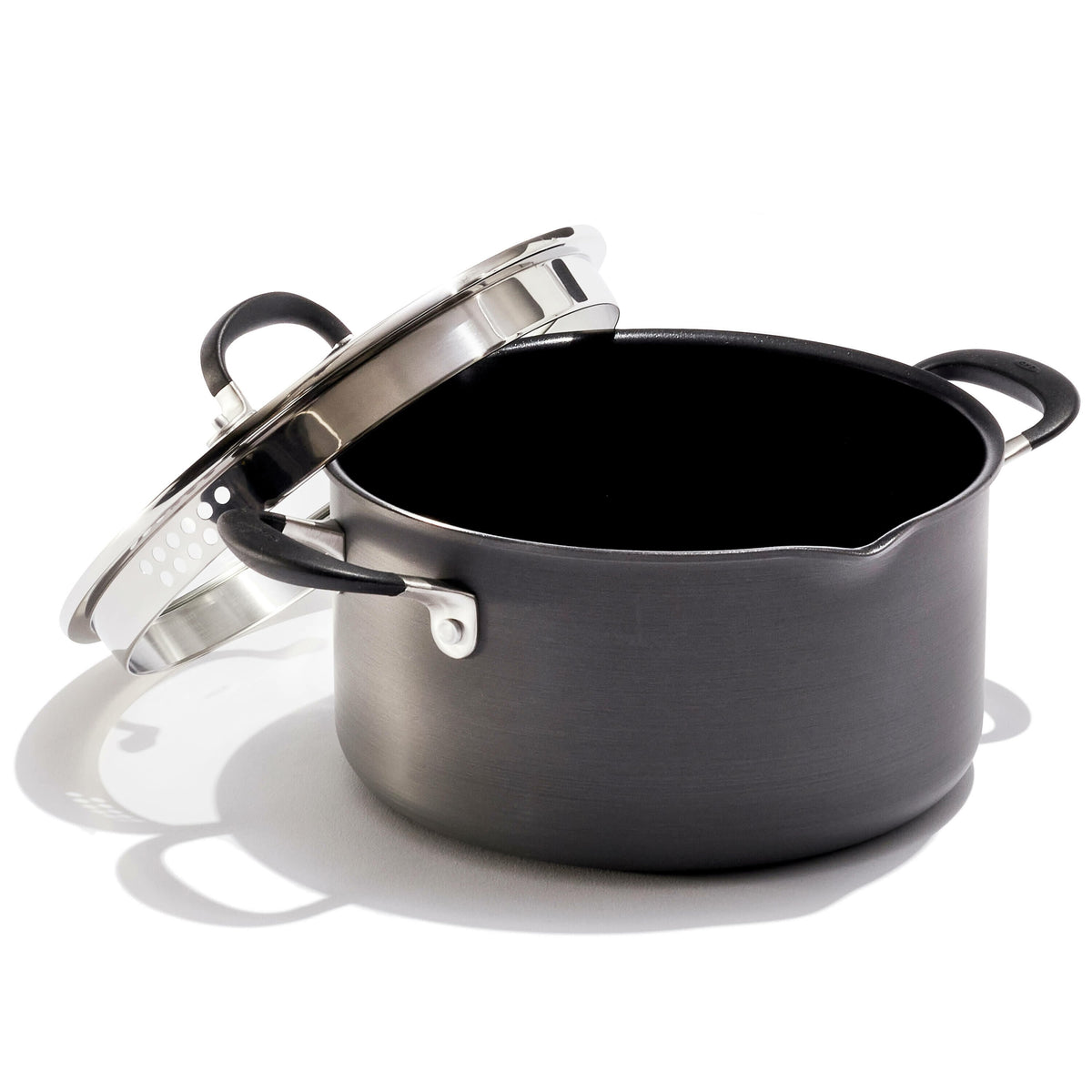 non-stick-6-quart-stock-pot-with-lid-w8 oxo_6qstockpot_product_1_.jpg