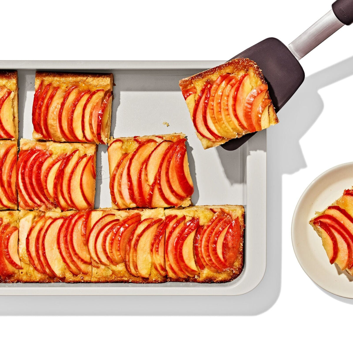 non-stick-pro-ceramic-coated-metal-bakeware-9-x-13-cake-pan-r5 oxo_9x13-cake-pan_pdp_03_1.jpg
