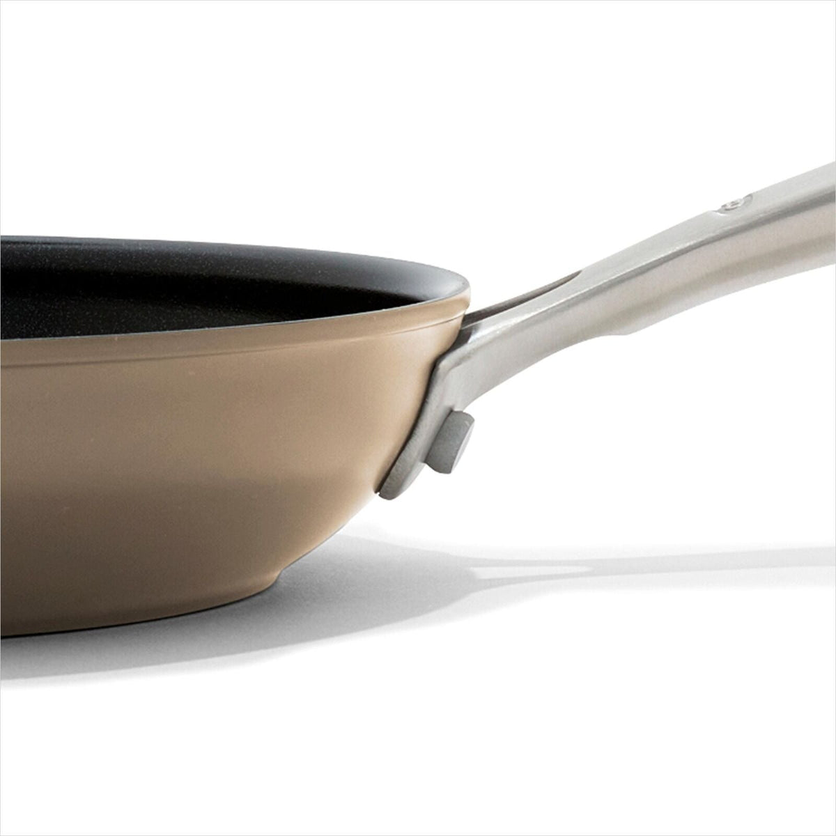 enhanced-non-stick-8-inch-frypan-n3 oxo_cc010457-001_enhanced-nonstick-8in-fry-pan-biscuit_pdp_03.jpg