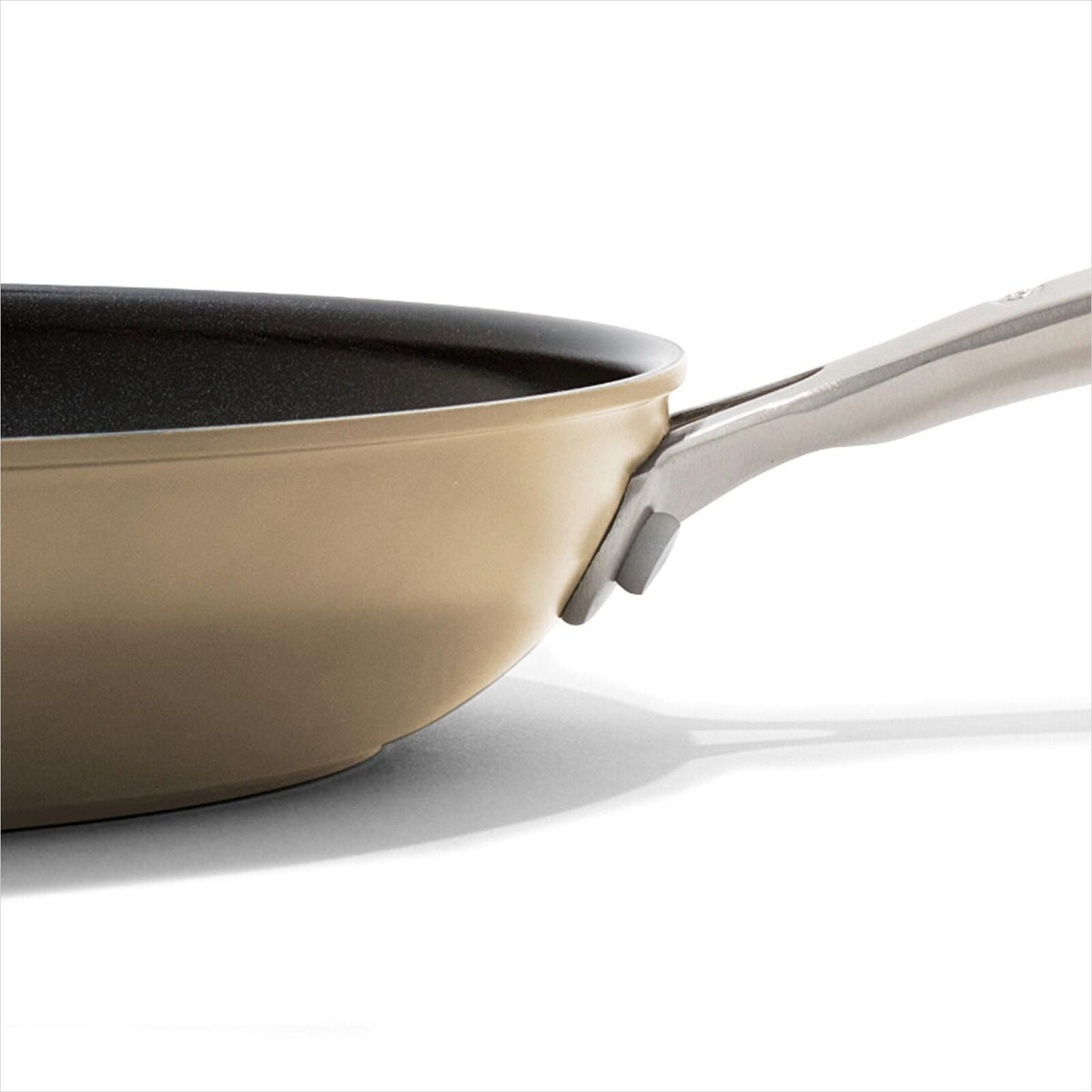 enhanced-non-stick-10-inch-frypan-n2 oxo_cc010458-001_enhanced-nonstick-10in-fry-pan-biscuit_pdp_03.jpg