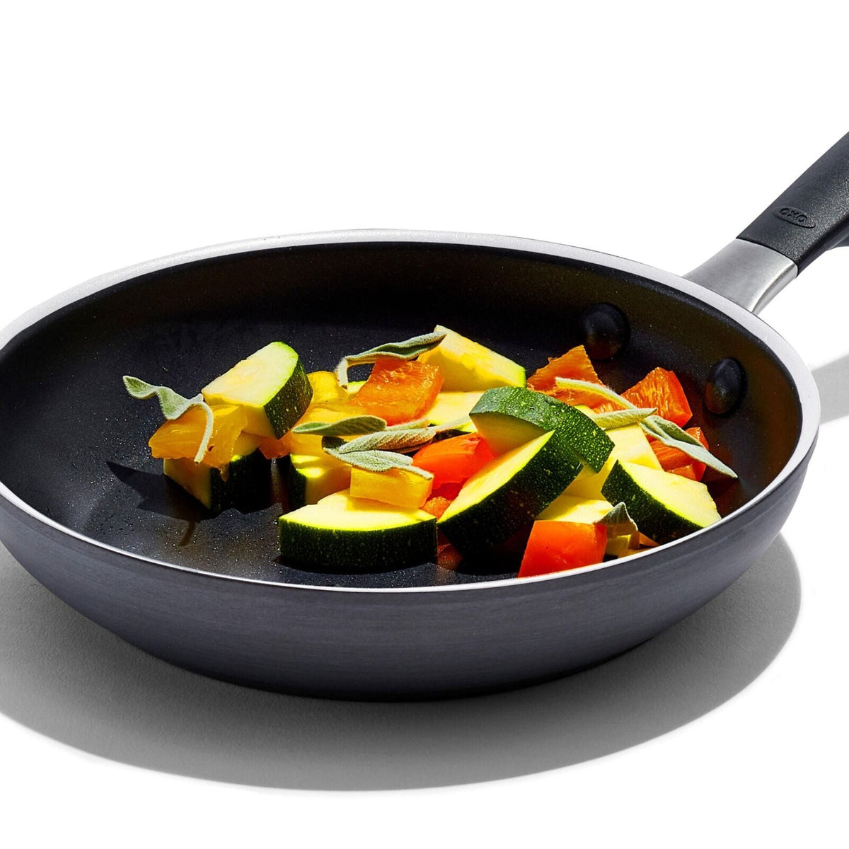 non-stick-pro-every-day-8-inch-frypan-k4 oxo_cc010468-001_nonstick-everyday-8in-fry-pan_pdp_03.jpg