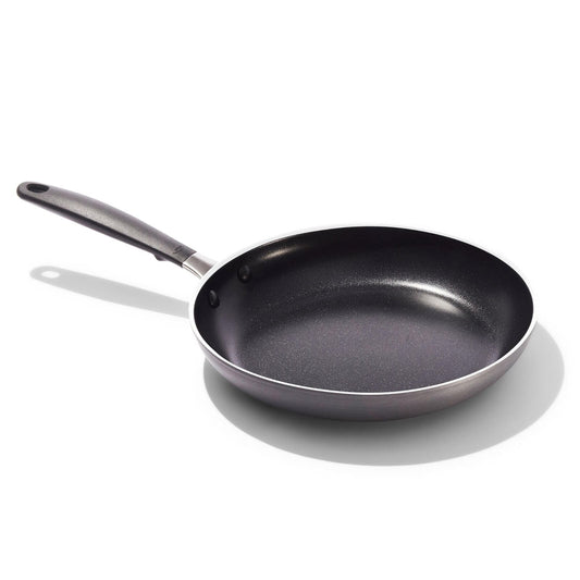 non-stick-pro-every-day-10-inch-fry-pan-k1 oxo_cc010469-001_nonstick-everyday-10in-fry-pan_pdp_01.jpg