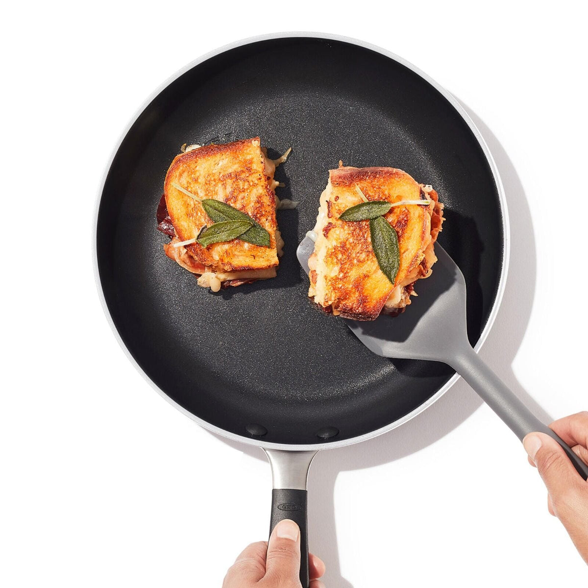 non-stick-pro-every-day-10-inch-fry-pan-k1 oxo_cc010469-001_nonstick-everyday-10in-fry-pan_pdp_05.jpg