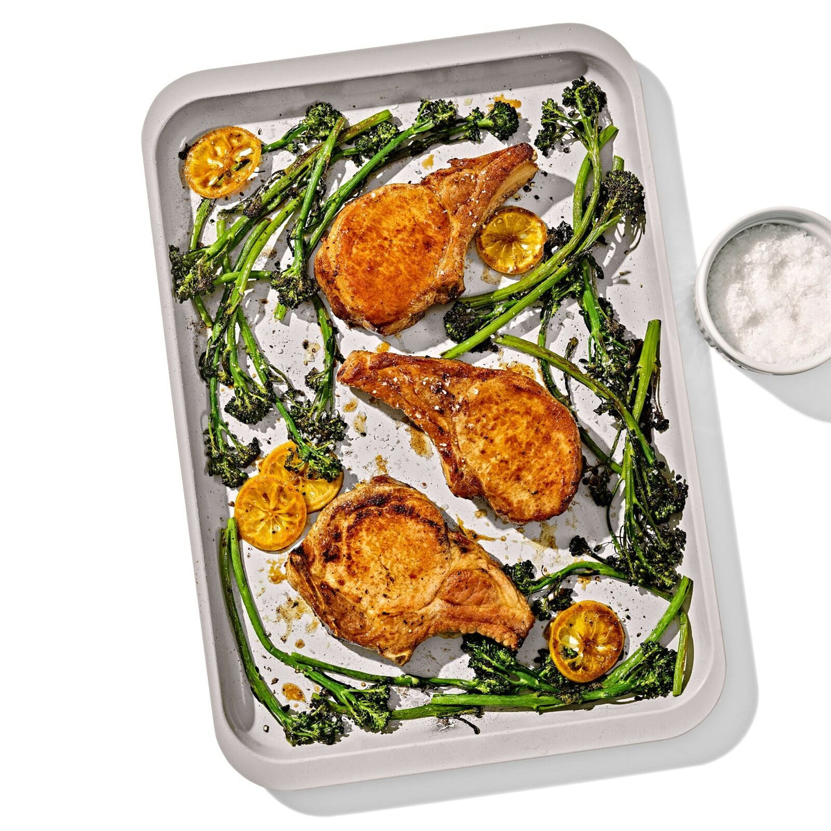 non-stick-pro-ceramic-coated-metal-bakeware-half-sheet-pan-m0 oxo_half-sheet-pan_pdp_04_1.jpg