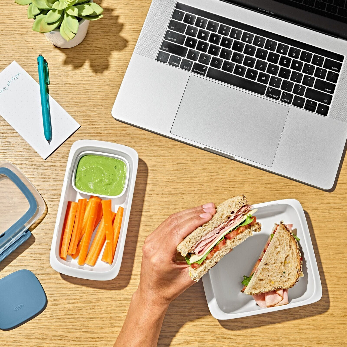 prep-and-go-snack-and-dip-container-1-6-cups-0-4-l-u5 oxo_prep-go-snack-slim-container_pdp_05_2_.jpeg