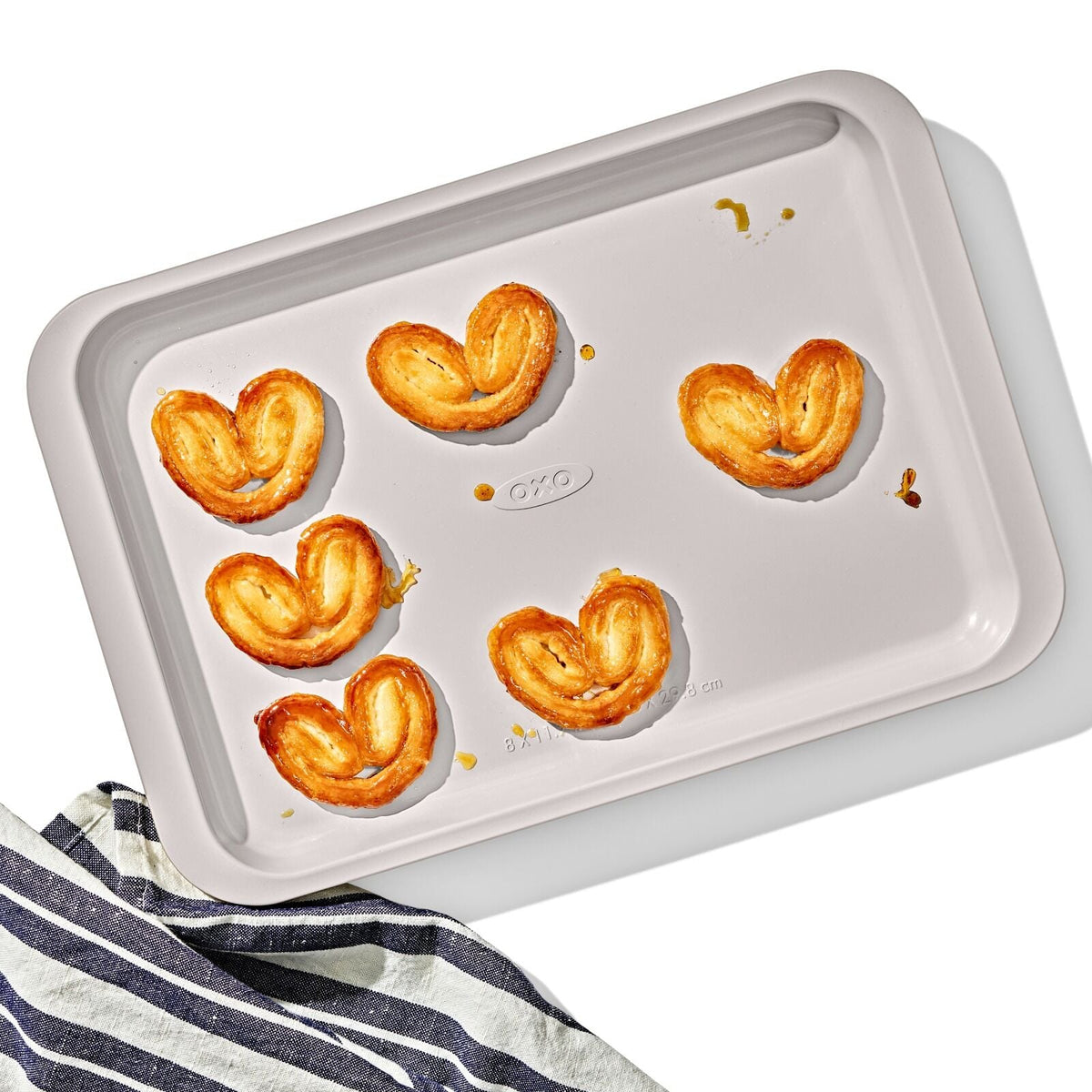 non-stick-pro-ceramic-coated-metal-bakeware-quarter-sheet-pan-storm-blue-v3 oxo_quarter-sheet-pan_pdp_01.jpg