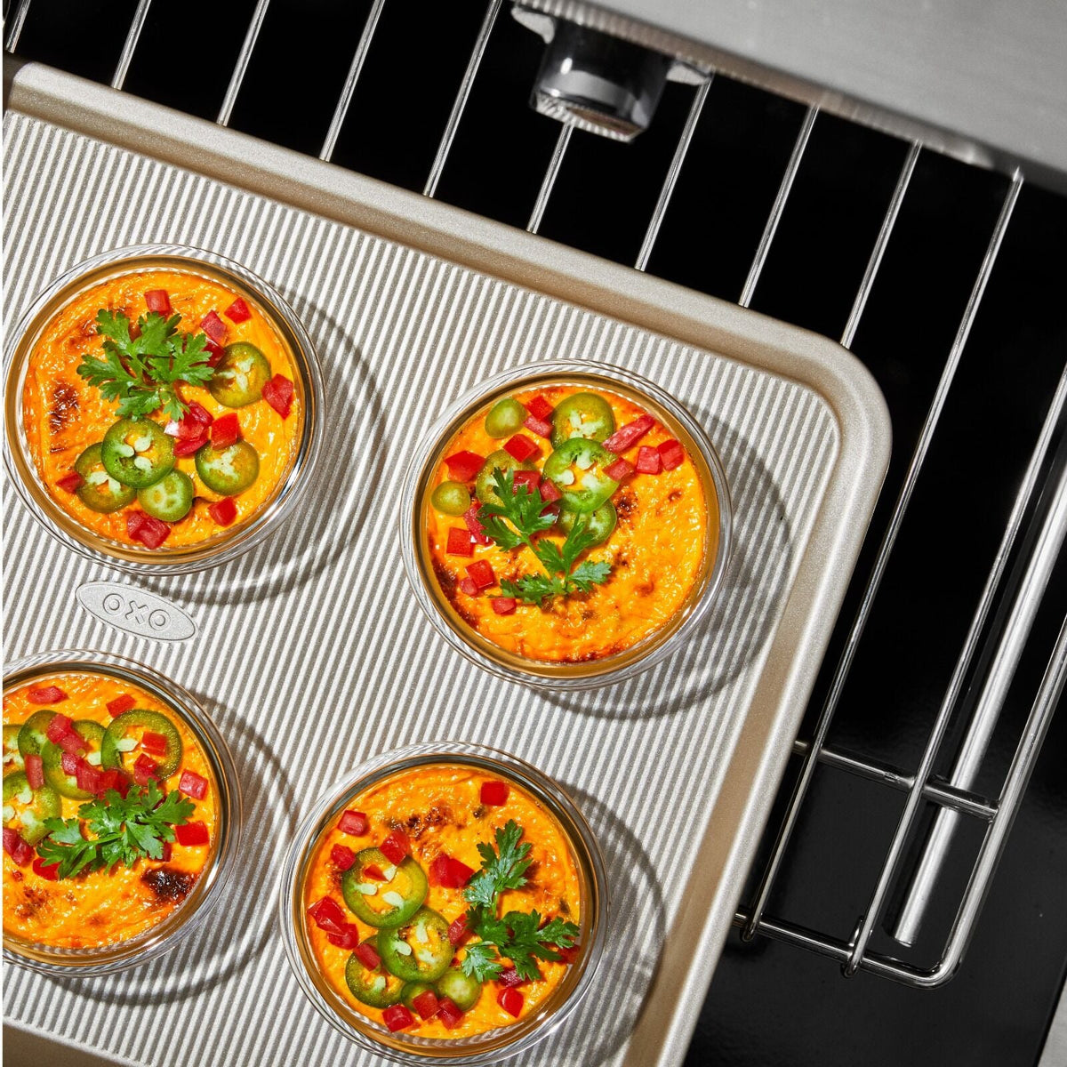 smart-seal-8-piece1-cup-glass-round-container-set-f2 oxo_smart_seal_containers-11382700_013.jpg