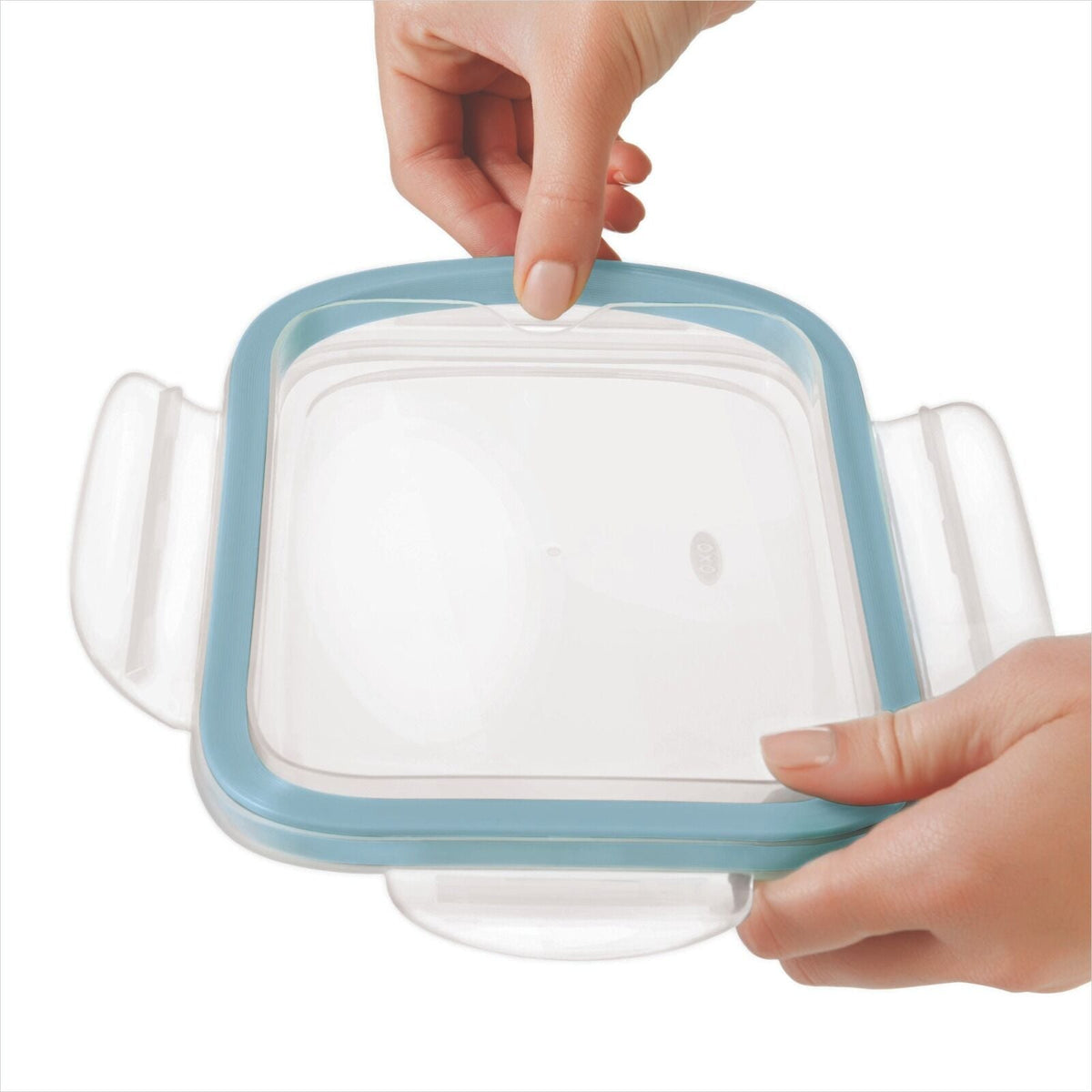 smart-seal-1-6-cup-glass-rectangle-container-arctic-blue-z7 oxo_smartseal_rectangle-glass-arctic_pdp_05_2.jpeg